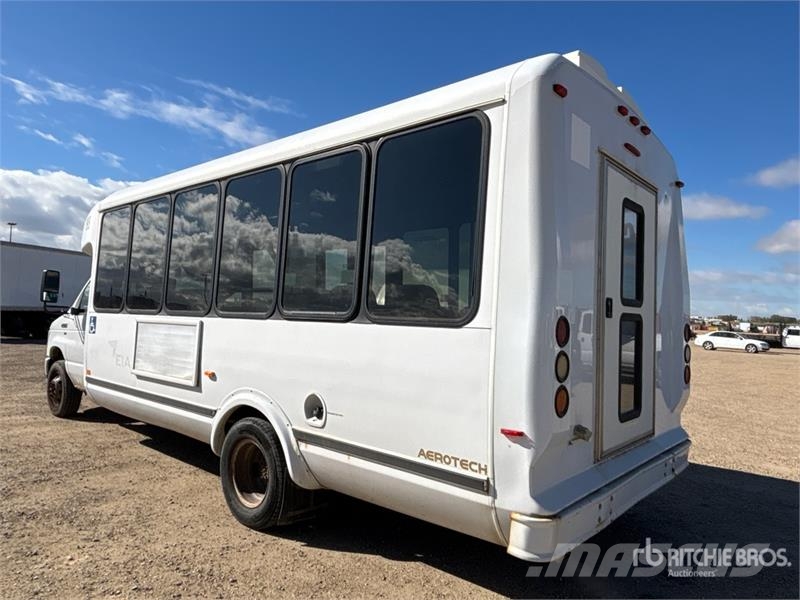 Ford E-450 4x2 10-Seat Mini Bus Minibusy
