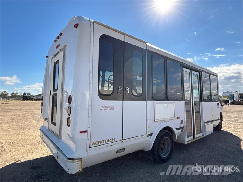 Ford E-450 4x2 10-Seat Mini Bus Minibusy