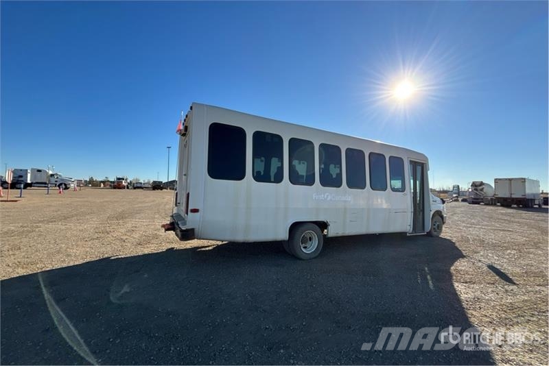 Ford E-450 4x2 22-Seat Transit Bus Mini autobusi