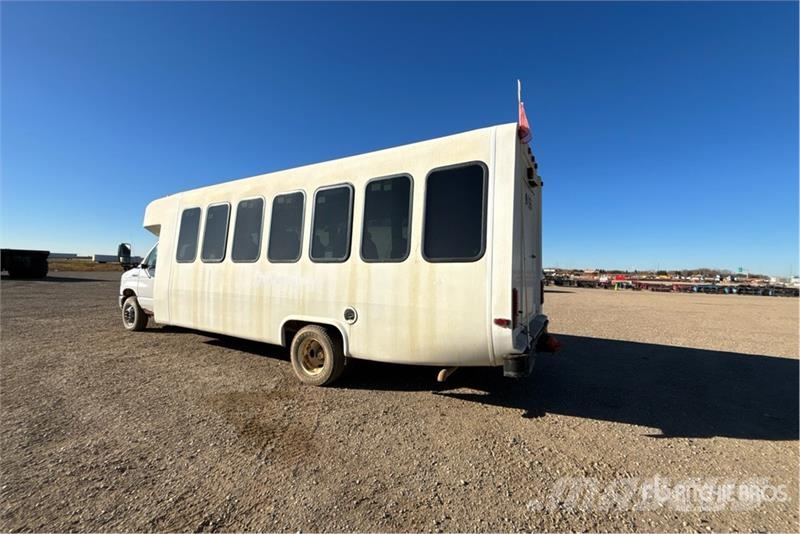 Ford E-450 4x2 22-Seat Transit Bus Mini autobusi