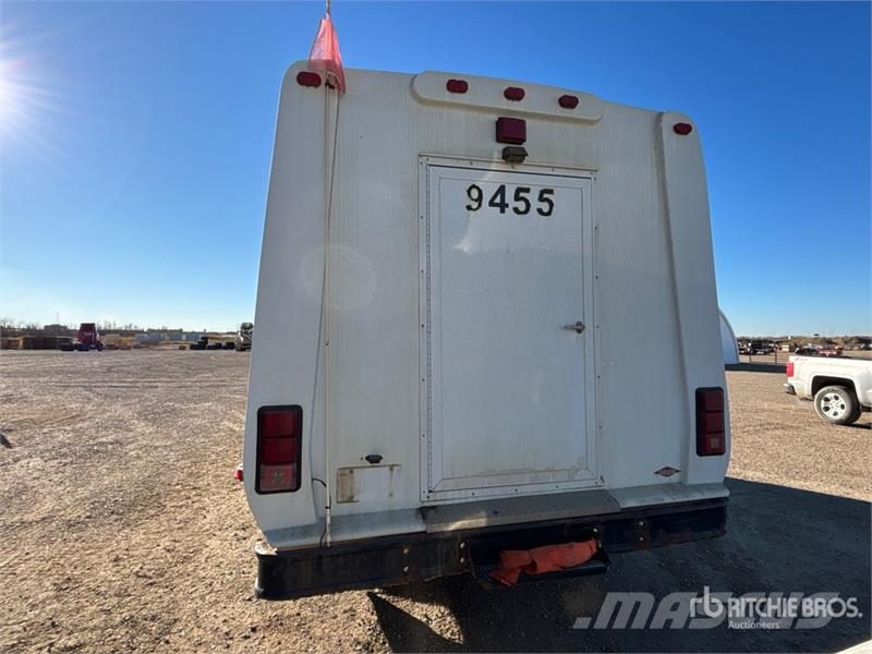 Ford E-450 4x2 22-Seat Transit Bus Mini autobusi
