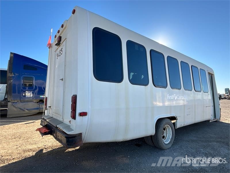 Ford E-450 4x2 22-Seat Transit Bus Mini autobusi