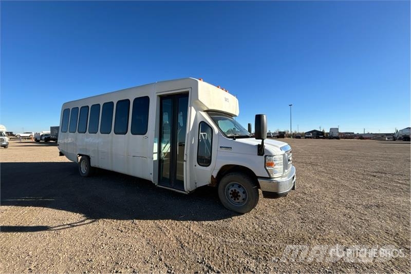 Ford E-450 4x2 22-Seat Transit Bus Mini autobusi