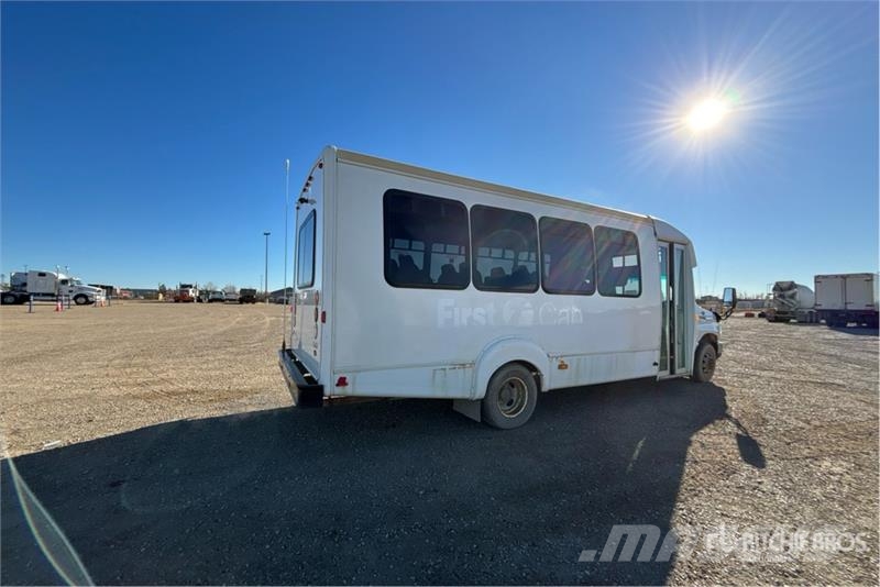 Ford E-450 4x2 25-Seat Transit Bus Mini-bus
