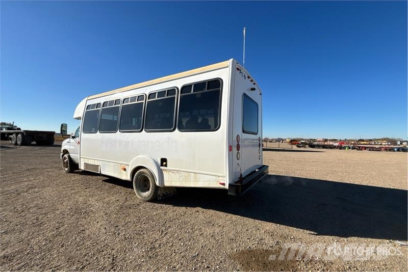Ford E-450 4x2 25-Seat Transit Bus Mini-bus