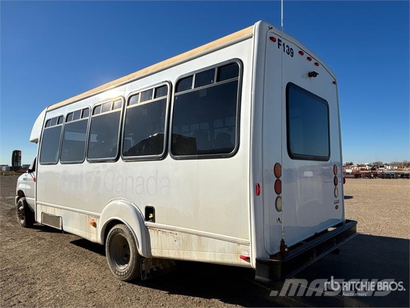 Ford E-450 4x2 25-Seat Transit Bus Mini-bus