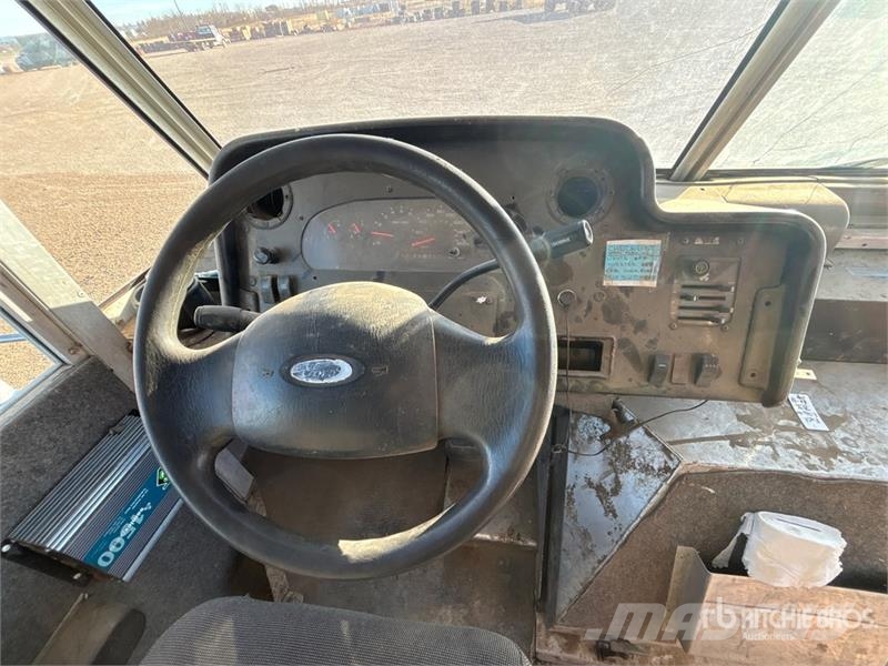 Ford E-450 4x2 Step Van هيكل صندوقي
