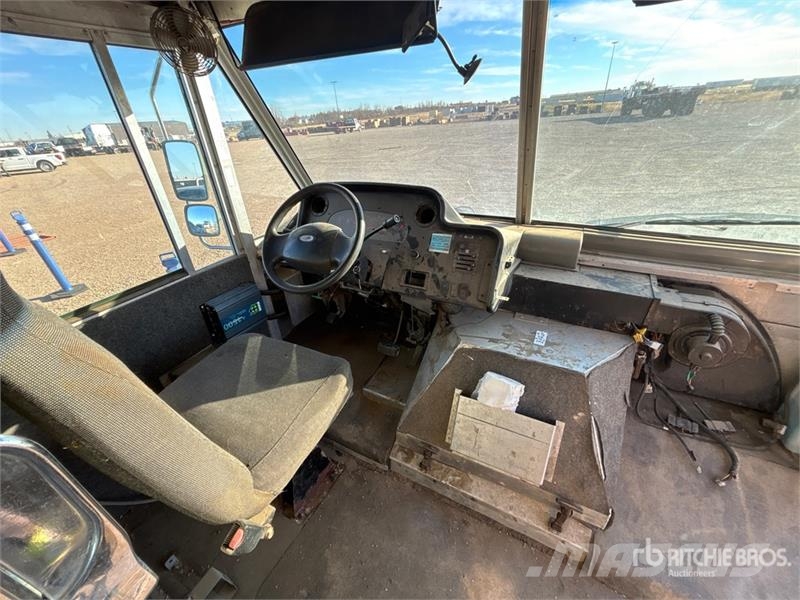 Ford E-450 4x2 Step Van هيكل صندوقي