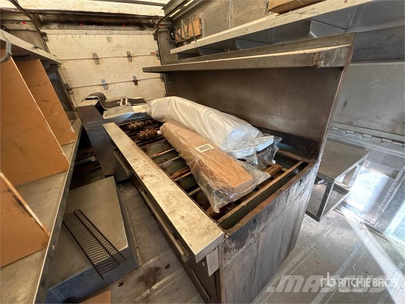 Ford E-450 4x2 Step Van هيكل صندوقي