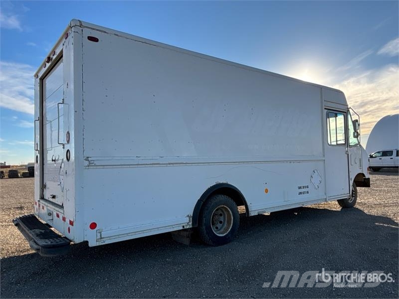 Ford E-450 4x2 Step Van هيكل صندوقي