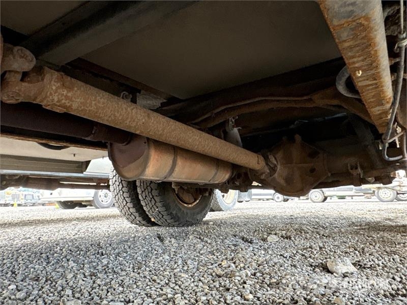 Ford E-450 4x2 Utility Truck شاحنات خفيفة/مفصلية الجوانب