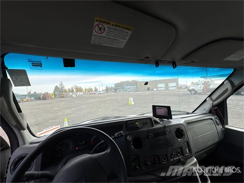 Ford E-450 4x2 Utility Truck شاحنات خفيفة/مفصلية الجوانب