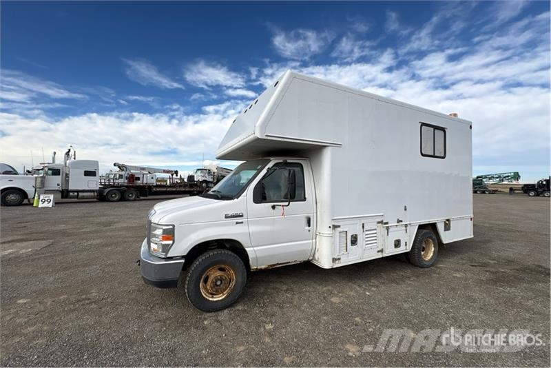 Ford E-450 4x2 Utility Truck Pikapai / Bortiniai sunkvežimiai