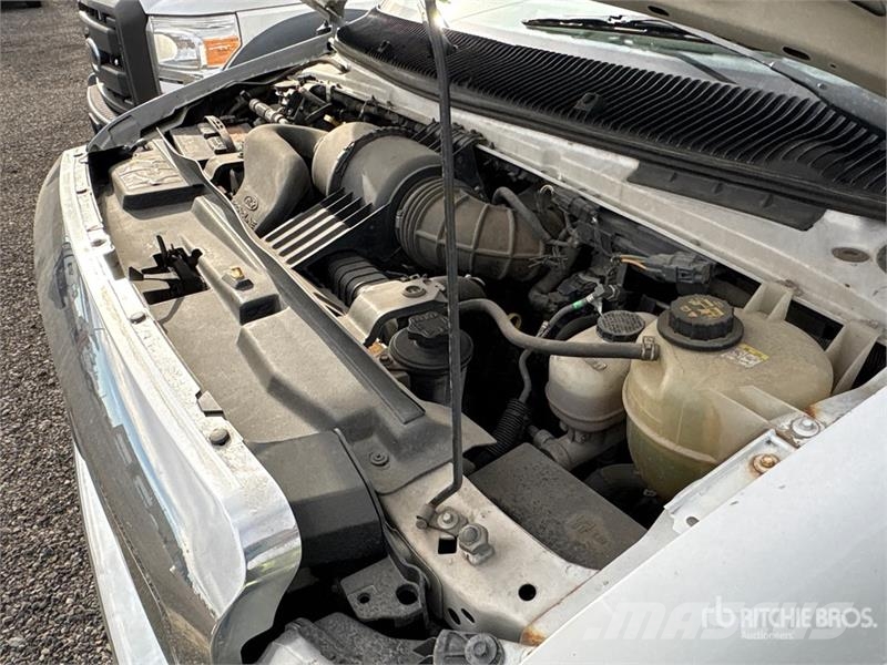 Ford E-450 4x2 Utility Truck شاحنات خفيفة/مفصلية الجوانب