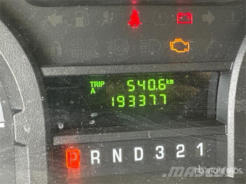 Ford E-450 4x2 Utility Truck شاحنات خفيفة/مفصلية الجوانب