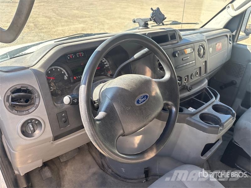 Ford E-450 4x2 Van Truck Camion Fourgon