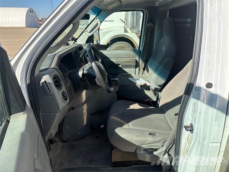 Ford E-450 4x2 Van Truck Camion Fourgon