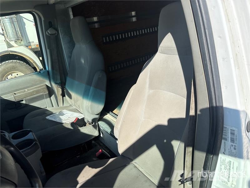 Ford E-450 4x2 Van Truck Camion Fourgon