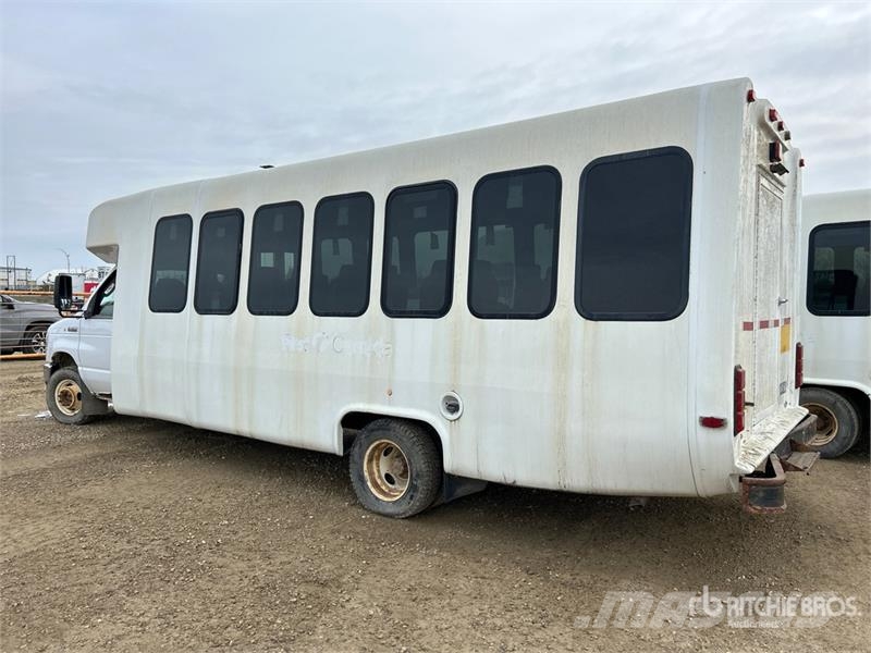 Ford E-450 Econoline Mini-bus