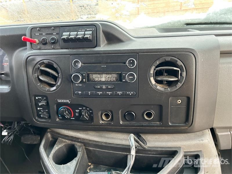 Ford E-450 Econoline Mini-bus