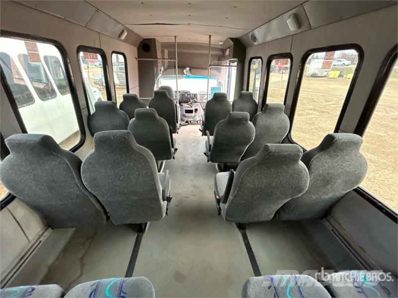 Ford E-450 Econoline Mini-bus