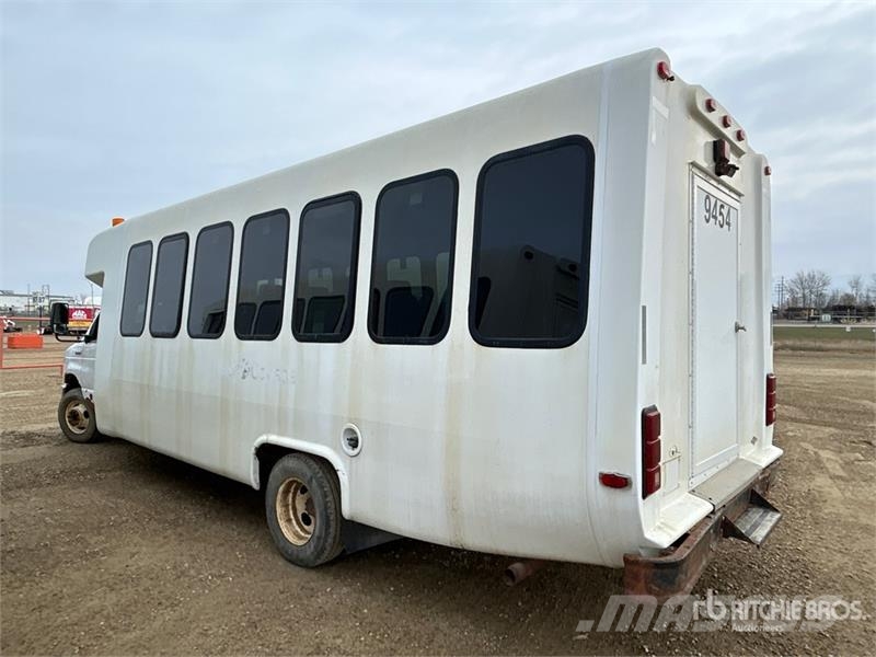 Ford E-450 Econoline Mini-bus