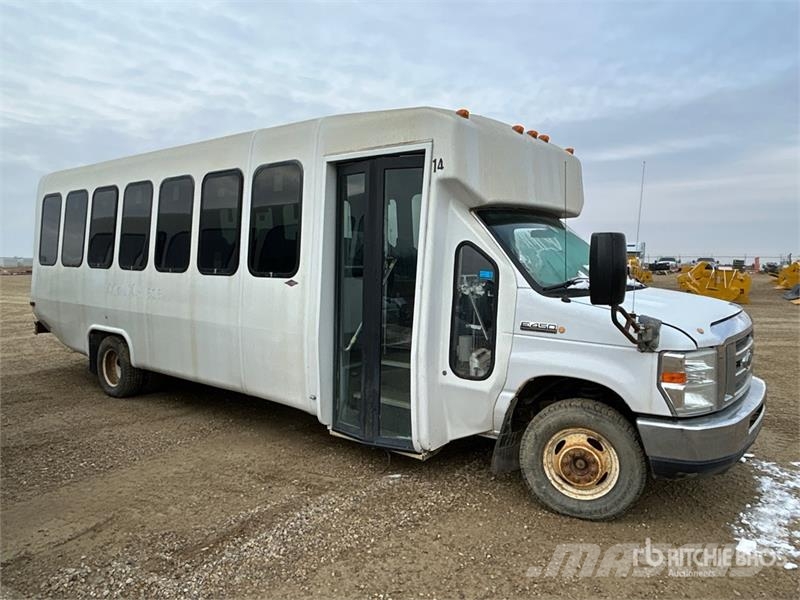 Ford E-450 Econoline Mini-bus