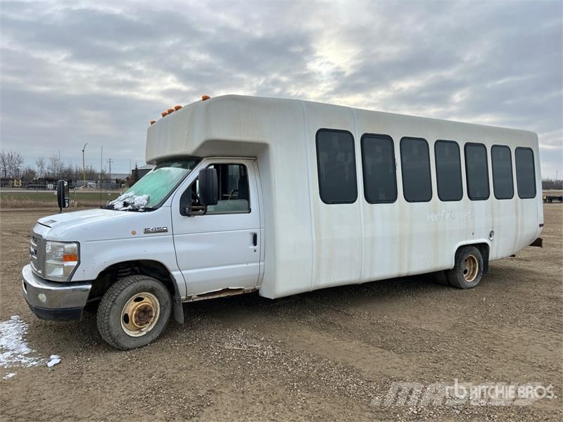 Ford E-450 Econoline Mini-bus