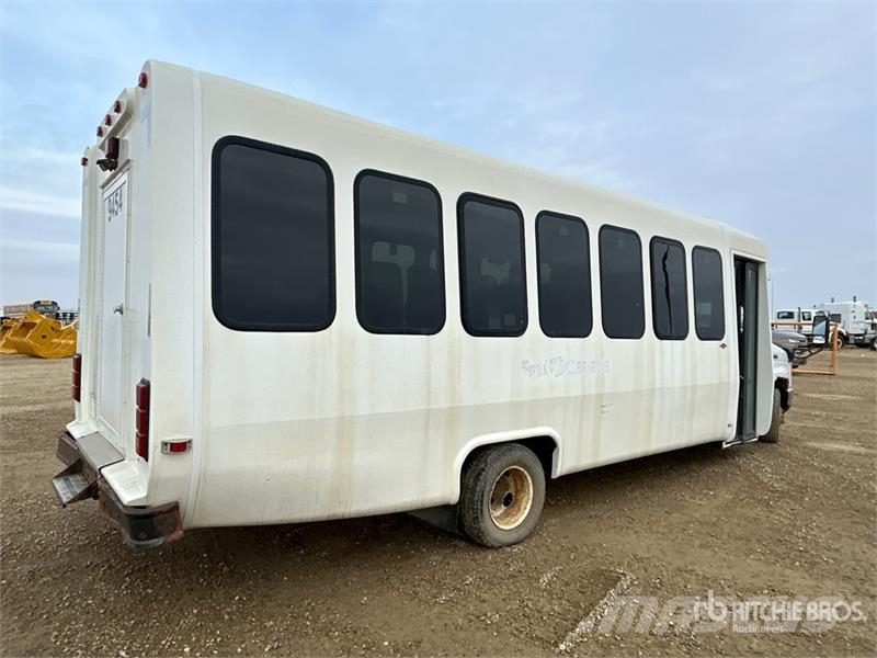 Ford E-450 Econoline Mini-bus