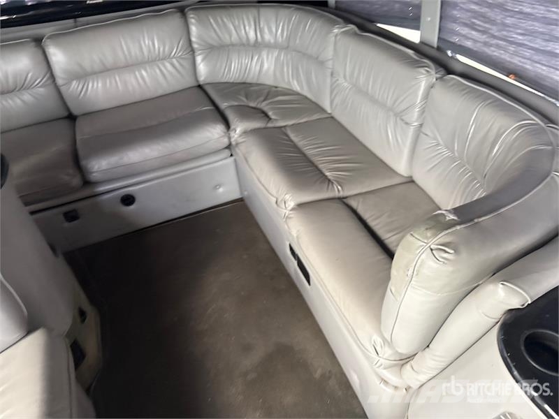 Ford E450 4x2 15-Seat Party Bus Minibuses