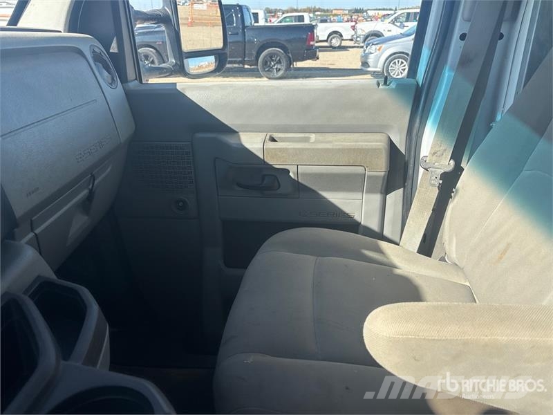 Ford E450 4x2 Van Truck Skapbiler