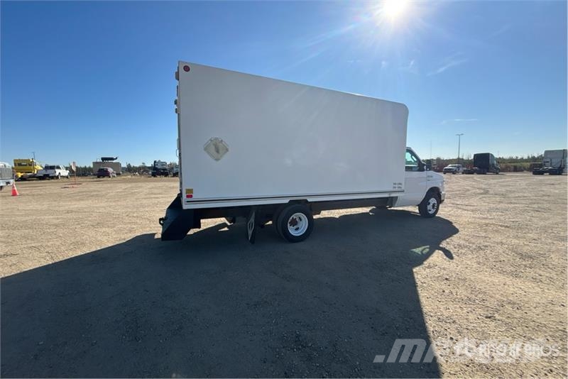 Ford E450 4x2 Van Truck Skapbiler