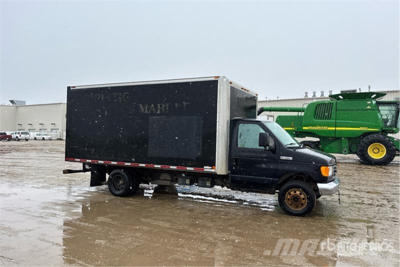 Ford E450 4x2 Van Truck Skåpbilar