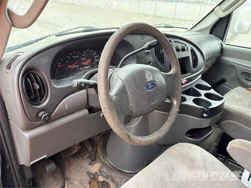 Ford E450 4x2 Van Truck Skåpbilar