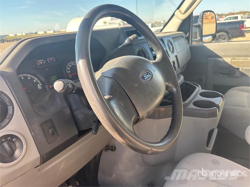 Ford E450 4x2 Van Truck Skapbiler