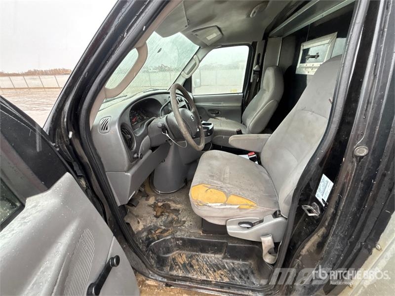 Ford E450 4x2 Van Truck Skåpbilar