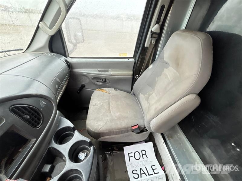 Ford E450 4x2 Van Truck Skåpbilar
