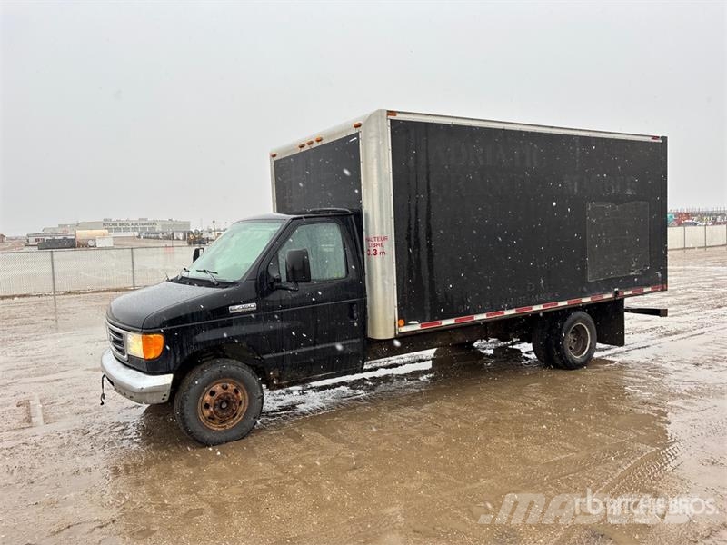 Ford E450 4x2 Van Truck Skåpbilar