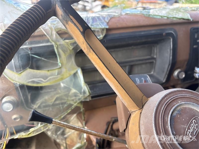 Ford Econoline 300 4x2 Van Truck (Inoperable) Φορτηγά Κόφα