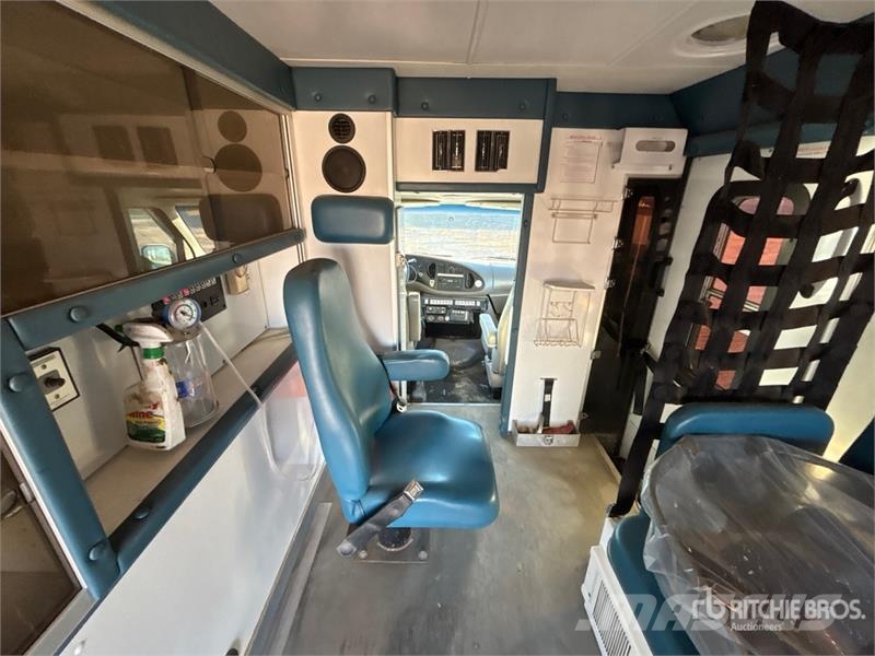 Ford Econoline E-350 4x2 Ambulance Ambulanze