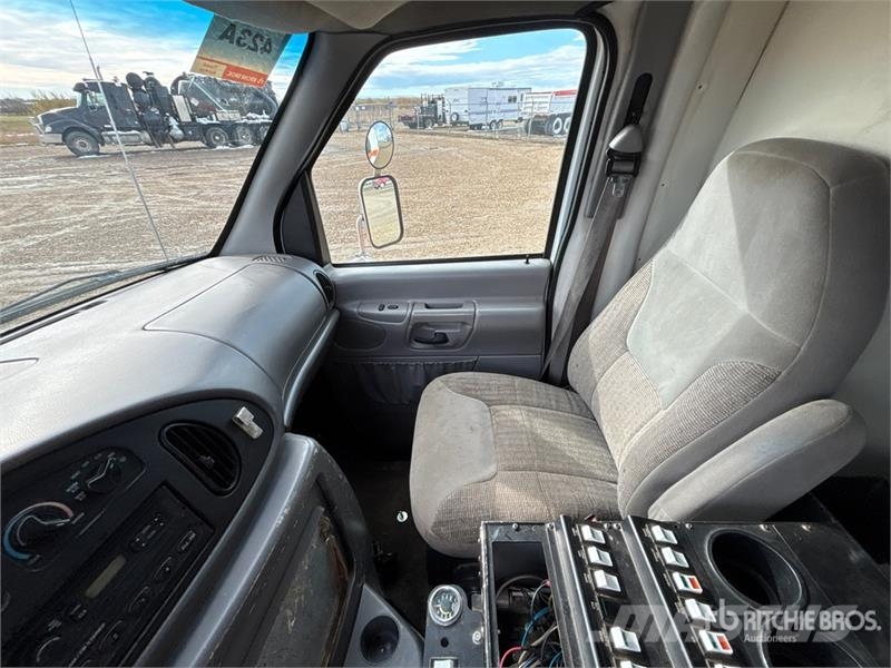 Ford Econoline E-450 4x2 Ambulance Krankenwagen