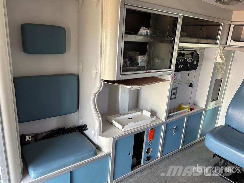 Ford Econoline E-450 4x2 Ambulance Krankenwagen