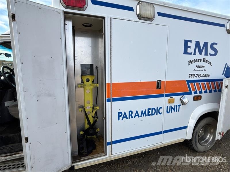 Ford Econoline E-450 4x2 Ambulance Krankenwagen