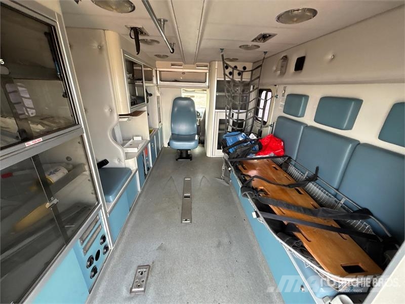Ford Econoline E-450 4x2 Ambulance Krankenwagen