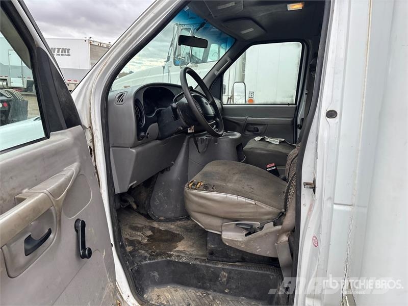 Ford Econoline E-450 4x2 Van Truck Camion Fourgon