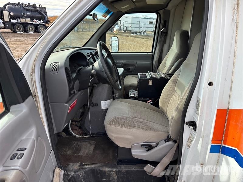 Ford Econoline E-450 4x2 Ambulance Krankenwagen
