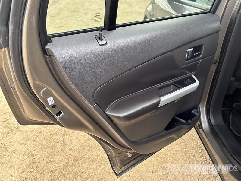 Ford Edge SEL AWD SUV 자동차