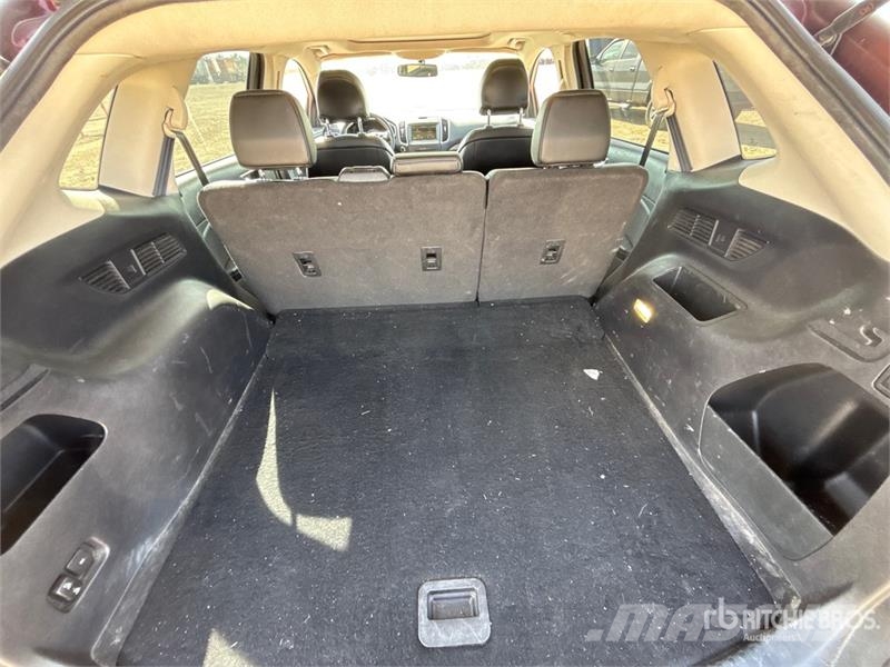 Ford Edge SEL AWD SUV Avtomobili