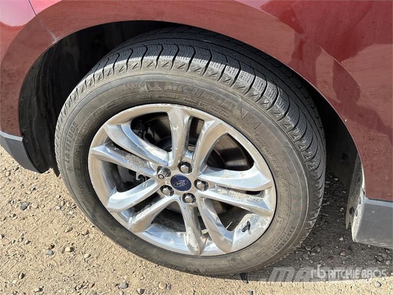 Ford Edge SEL AWD SUV Avtomobili