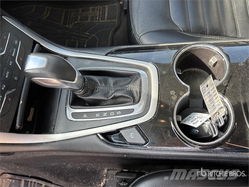 Ford Edge SEL AWD SUV Avtomobili